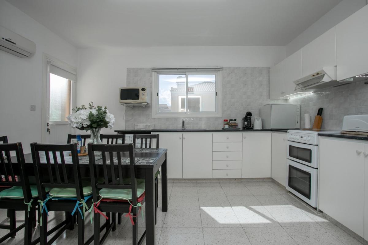 The Marilouize Apartment Peyia Exterior photo