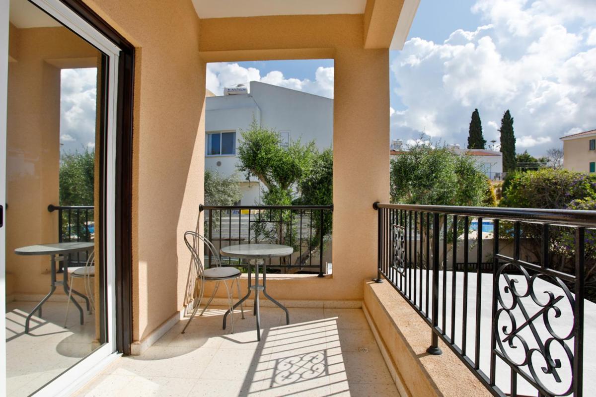 The Marilouize Apartment Peyia Exterior photo